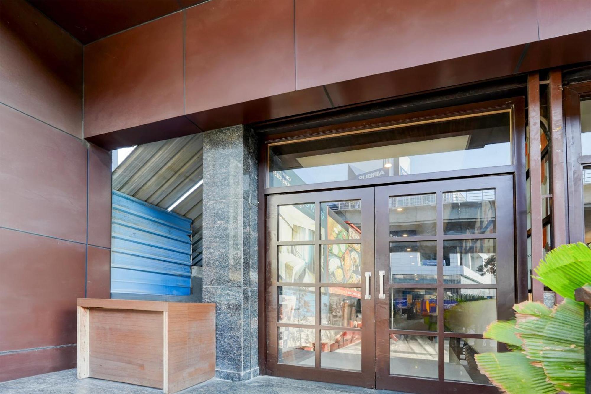 Aerotech Plaza Hotel